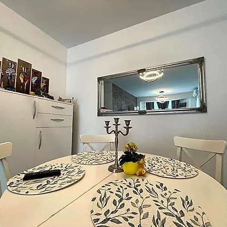 Sunshine Alessi Pool & فندق كونستانتا